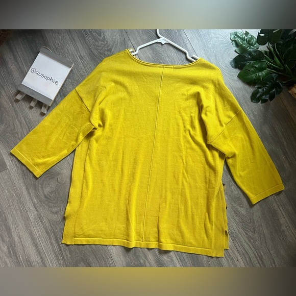 99 Jane Street knit v-neck sweater top with button detail in yellow. Size L - Picture 6 of 6